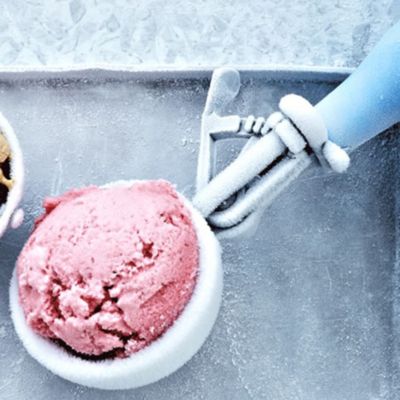 Quick Strawberry Frozen Yoghurt