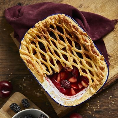 Traditional Enamel 26cm Oblong Pie Dish image(3)