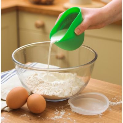 Silicone Lidded Measuring Beaker image()
