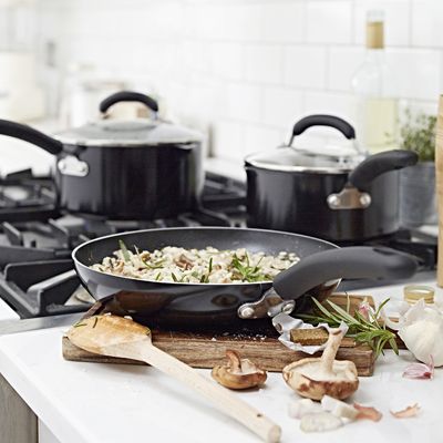 Lakeland Classic 20cm Induction Frying Pan  image(2)