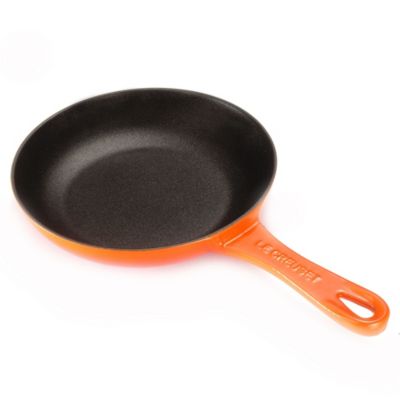 More Le Creuset pans through the years: skillet, omelet pa…