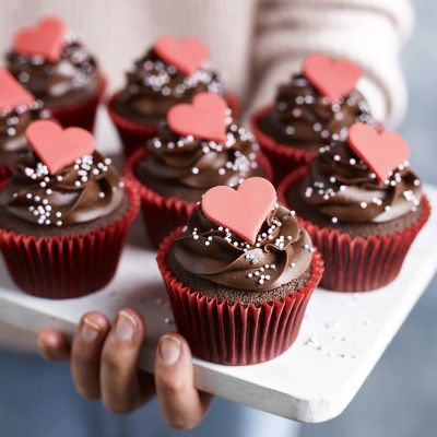 Renshaw Ready to Roll Coloured Icing - 250g Red - (Image 2)