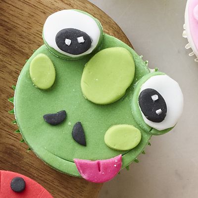 Renshaw Ready to Roll Coloured Icing - 250g Green image(2)