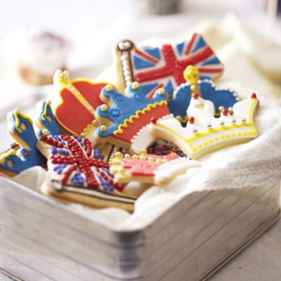 3 Crown Cookie Cutters Lakeland