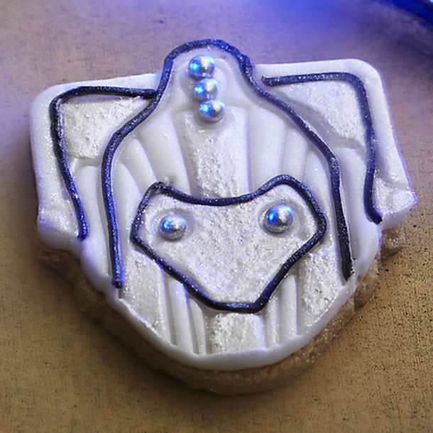 K9 and Cybermen Cookie Cutters image(1)