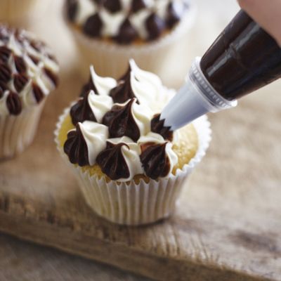 Lakeland Duo Colour Large Nozzle Icing Kit image(2)