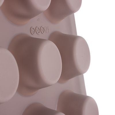 Lakeland Silicone 12 Hole Muffin Pan - (Image 4)