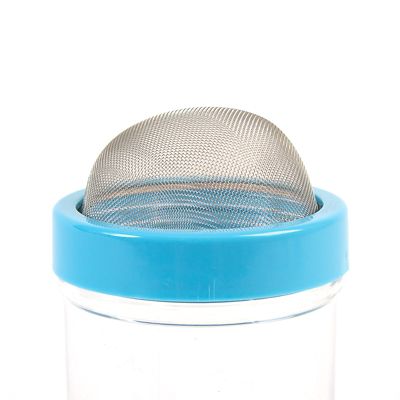 Mary Berry with Lakeland Flour Sifter image(3)