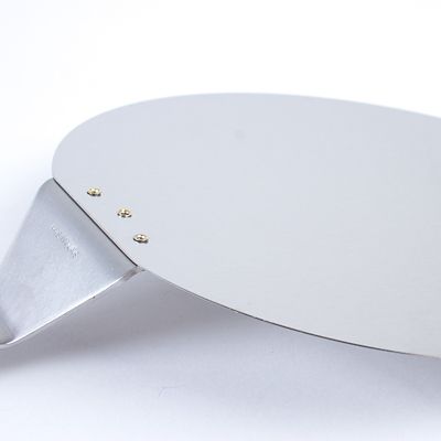 Mary Berry with Lakeland Cake Lifter image(5)