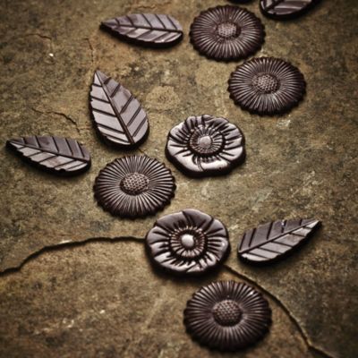 12 Flowers & Leaves Artisan Chocolate Mould image(2)