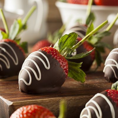 900g Luxury White Chocolate Drops For Fountains & Baking image(2)