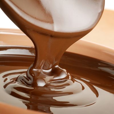 900g Belgian Milk Chocolate Drops For Fountains & Baking - (Image 2)