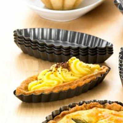 6 Petit Four Tins image(1)