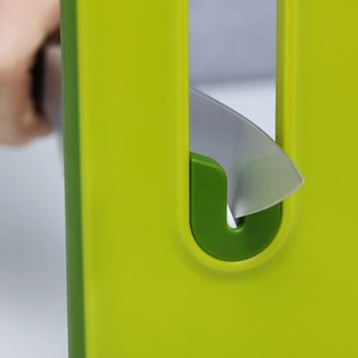 Joseph Joseph Slice and Sharpen Chopping Board - (Image 3)
