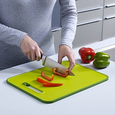 Joseph Joseph Slice and Sharpen Chopping Board - (Image 4)