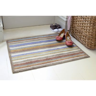 Soft Stripe Hug Rug image()