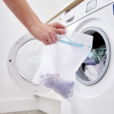 4 White Mesh Net Washing Bags - Various Sizes image(3)