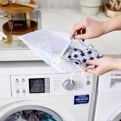 4 White Mesh Net Washing Bags - Various Sizes image(6)