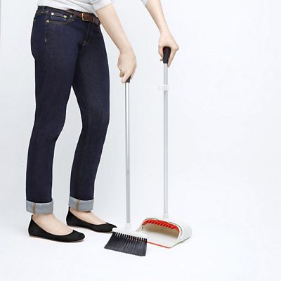 OXO Good Grips Upright Dustpan and Brush Sweep Set image(2)