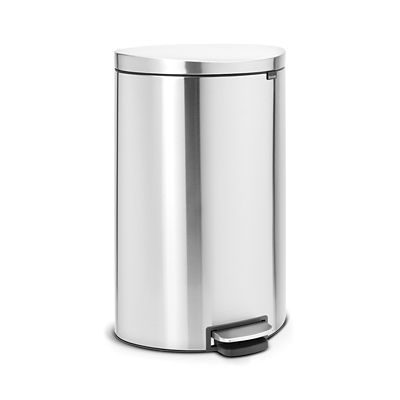 Brabantia® Flatback Kitchen Waste Pedal Bin - Silver 40L image(2)
