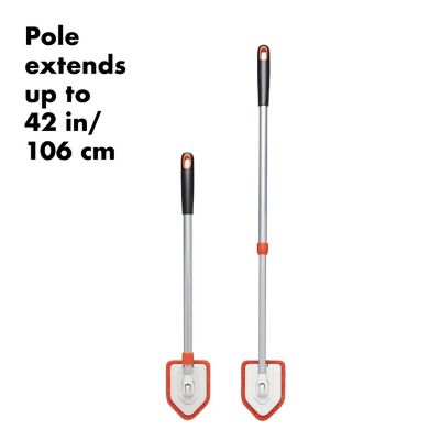 OXO Good Grips Extendable Tub and Tile Scrub image(2)