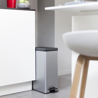 Curver Slimline Kitchen Waste Pedal Bin - Metallic Effect 40L image(2)