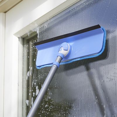 Simply Lakeland Extendable Window Wash & Squeegee image(4)