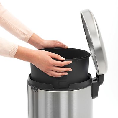 Brabantia NewIcon Pedal Bin - Matt Steel Fingerprint Proof 30L image(7)