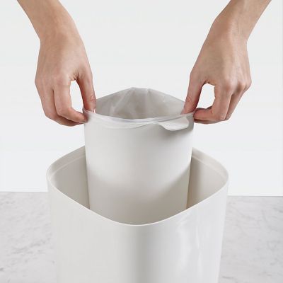 Joseph Joseph Split Bathroom Waste Separation Bin 8L - (Image 4)