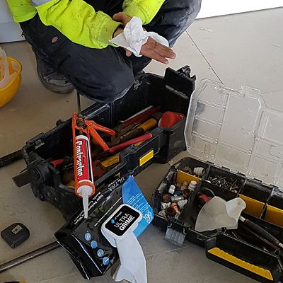 Uniwipe Ultragrime Huge Multipurpose Cleaning Wipes - Pack of 100 image(6)