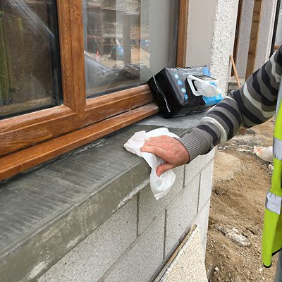 Uniwipe Ultragrime Huge Multipurpose Cleaning Wipes - Pack of 100 image(9)