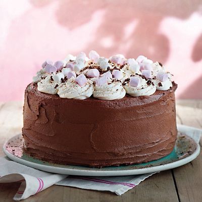 GBBO Baking for Family and Friends Book image(5)