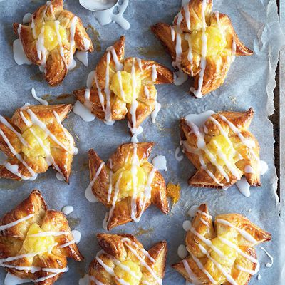 GBBO Baking for Family and Friends Book image(6)