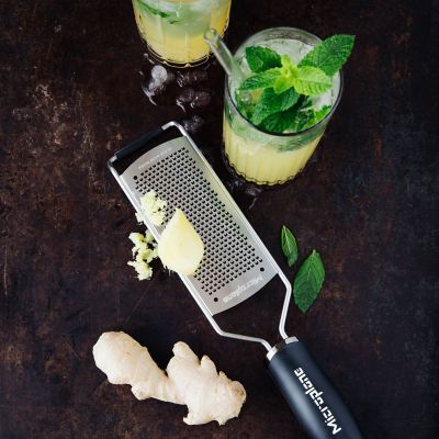 Microplane Gourmet Series Grater with Fine Blade image(10)