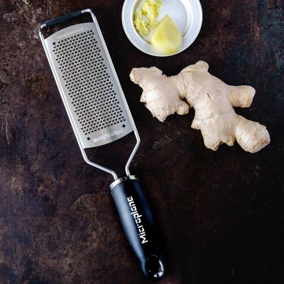 Microplane Gourmet Series Grater with Fine Blade image(2)