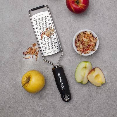 Microplane Gourmet Series Grater with Ribbon Blade image(2)