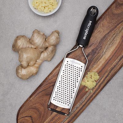Microplane Gourmet Series Grater with Coarse Blade image(3)