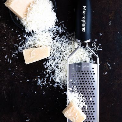 Microplane Gourmet Series Grater with Coarse Blade image(6)