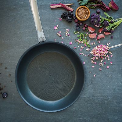 Circulon Excellence 26cm Skillet image(2)