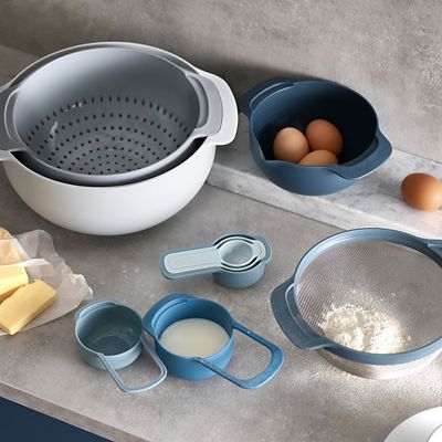 Joseph Joseph Nest 9 Plus Mixing Bowls Sieve and Spoon Set Tonal Grey image(2)