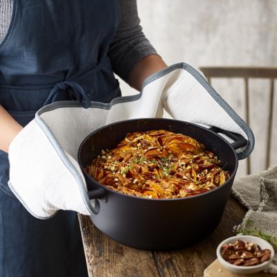 Lakeland Cast Aluminium Non-Stick Casserole 2.5 Litre image(2)