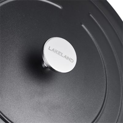 Lakeland Cast Aluminium Shallow Casserole 4 Litre image(3)