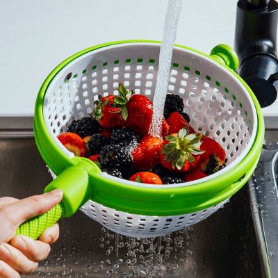 Dreamfarm Spina Colander and Salad Spinner image(3)