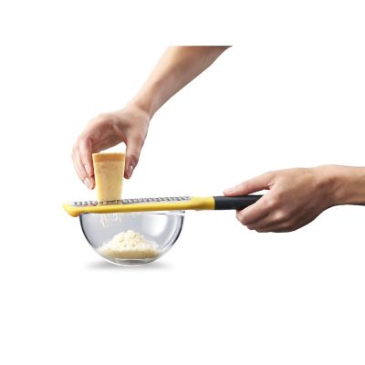 Joseph Joseph Grip Grater Coarse Paddle Grater with Bowl Grip Yellow image(4)