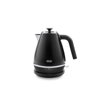 Black and chrome store kettle