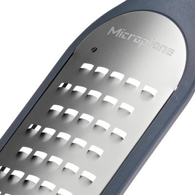 Microplane Nordic Grater with Extra-Coarse Blade image(4)