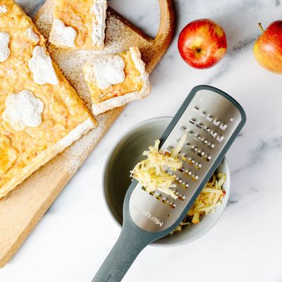 Microplane Nordic Grater with Extra-Coarse Blade image(6)