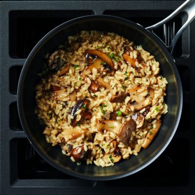 Anolon X 20cm Non-Stick Lidded Saucier Pan  image(2)