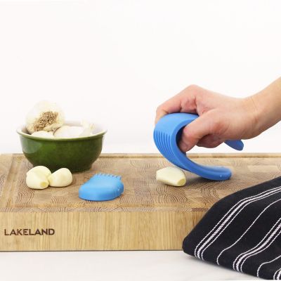 Lakeland Helping Hands Garlic Rocker image(2)