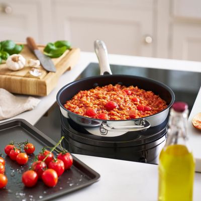 Lakeland Stainless Steel 24cm Lidded Sauté Pan image(7)